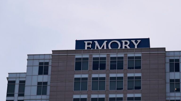 Hospital tells family brain-dead Georgia woman must carry fetus due to abortion ban : NPR