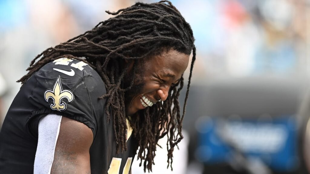 Saints RB Alvin Kamara brutally roasts Panthers fans