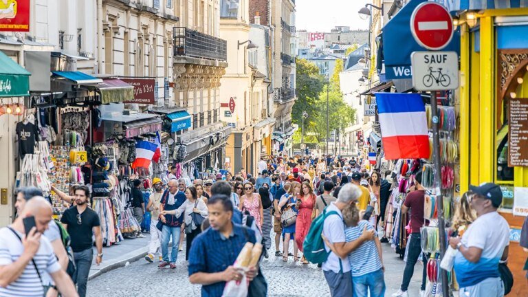 How to avoid Paris pickpockets with safety tips from travelers and embassy